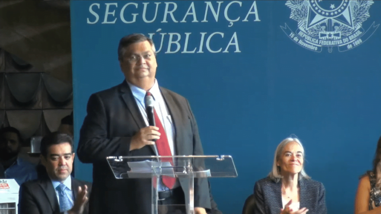 Novo ministro da Justiça toma posse prometendo resolver caso Marielle