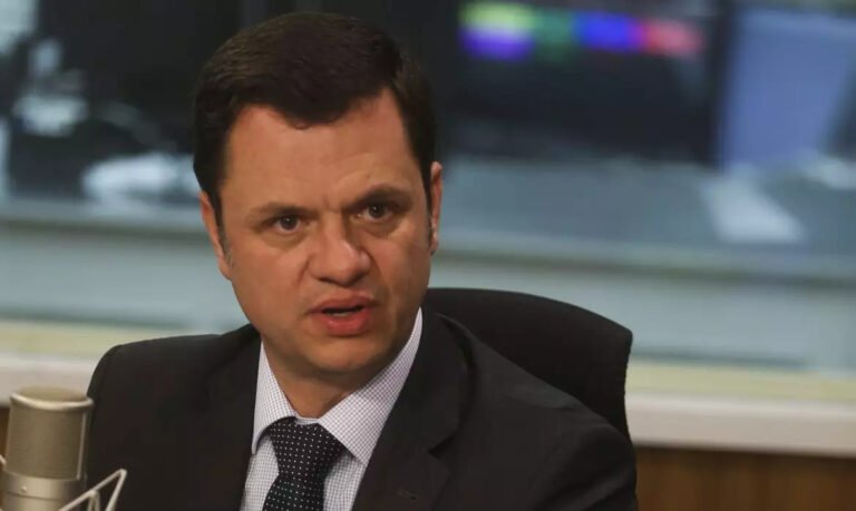 Moraes pede manifestação da PGR sobre pedido de soltura de Torres