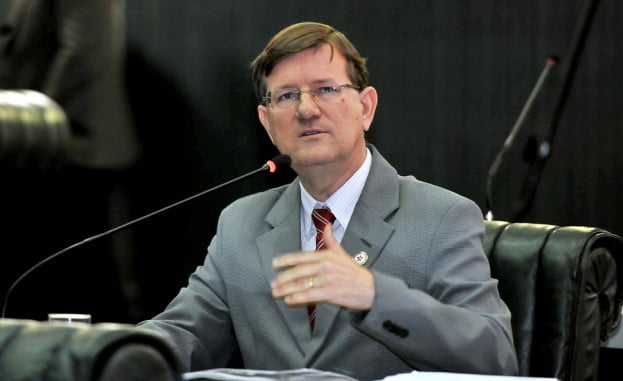 "Ainda há muita má-vontade das Forças Armadas com o Governo", diz José Ricardo