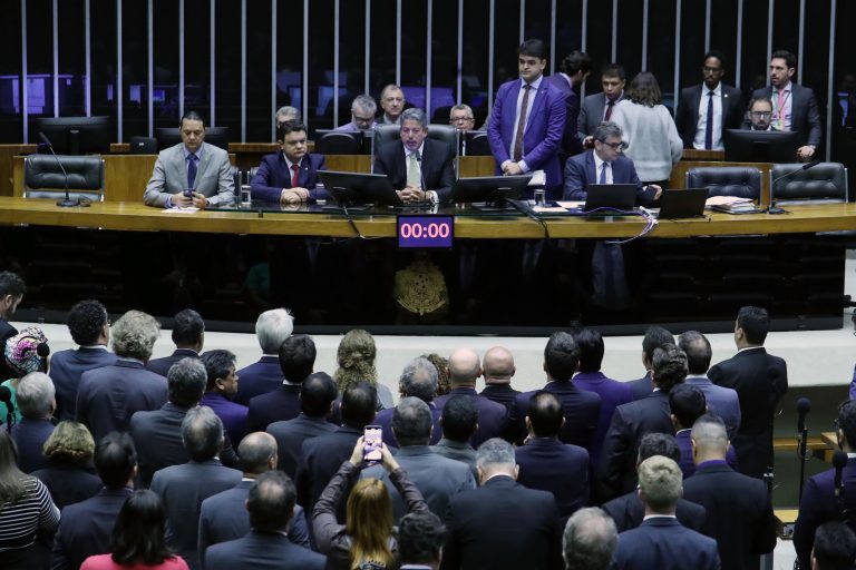 Câmara vota criação de programa para combater assédio sexual
