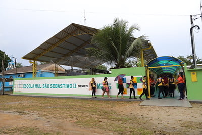 Escolas da zona rural de Manaus iniciam ano letivo Escolas da zona rural de Manaus iniciam ano letivo