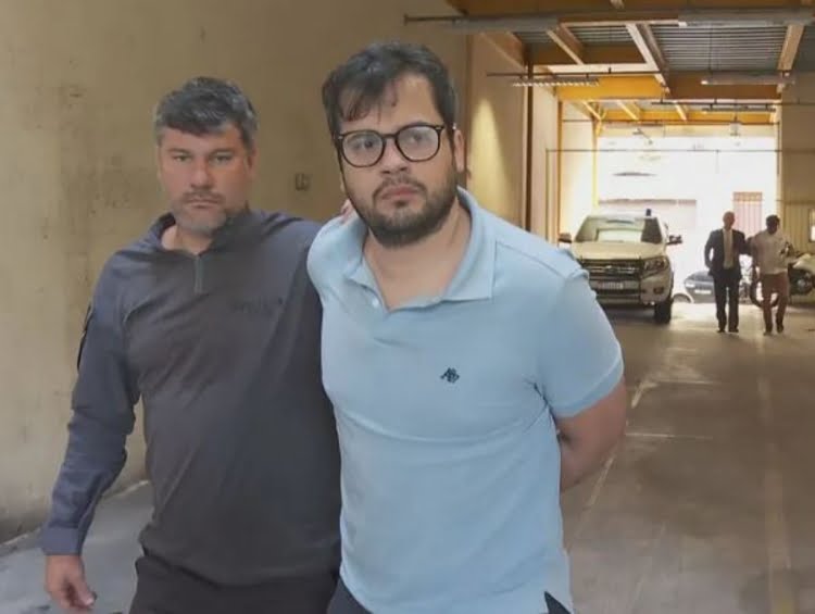 Médico que estuprou e filmou pacientes durante consultas é indiciado