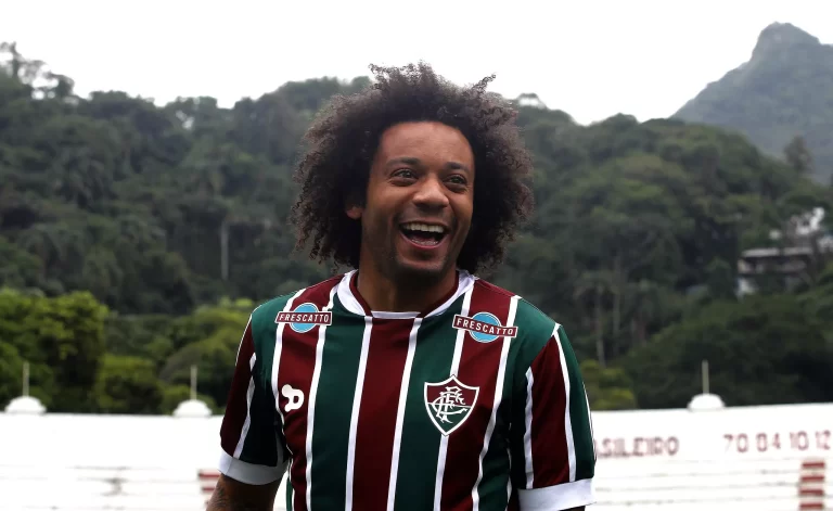 Fluminense anuncia contratação do lateral Marcelo