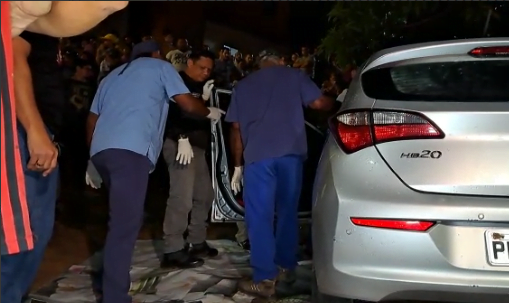 Homem é baleado dentro de carro no Santo Agostinho