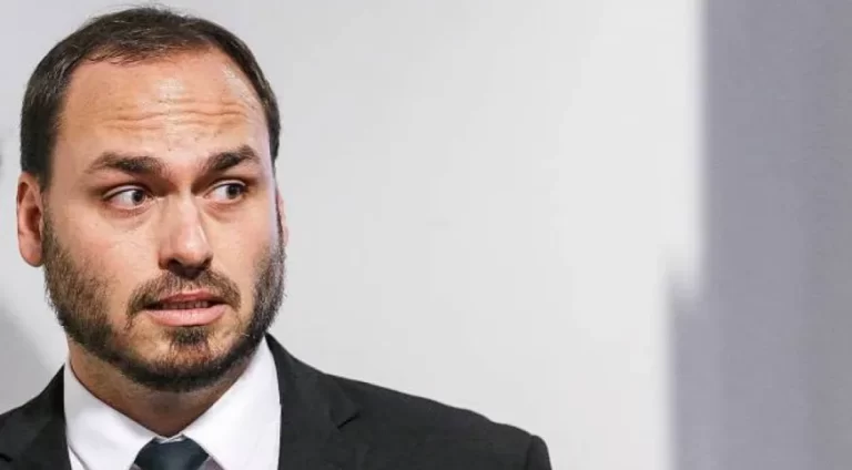STF manda Justiça reavaliar queixa contra Carlos Bolsonaro