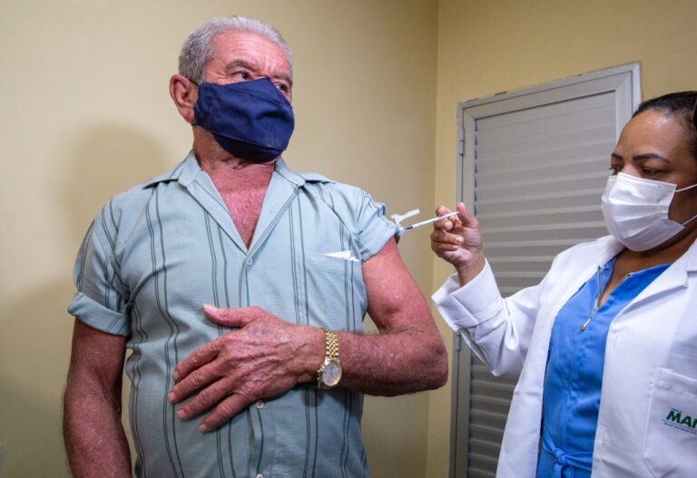 Depois de quase duas semanas da inclusão do imunizante bivalente na Campanha Municipal de Vacinação contra a Covid-19, o número de doses aplicadas pela passou de 10 mil nesta segunda-feira, 27. Cerca de 138 mil pessoas aptas para receber a bivalente.