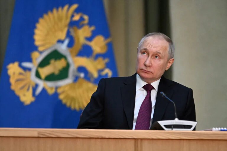 Rússia ameaça responder se Reino Unido enviar munição de urânio à Ucrânia Rússia ameaça responder se Reino Unido enviar munição de urânio à Ucrânia