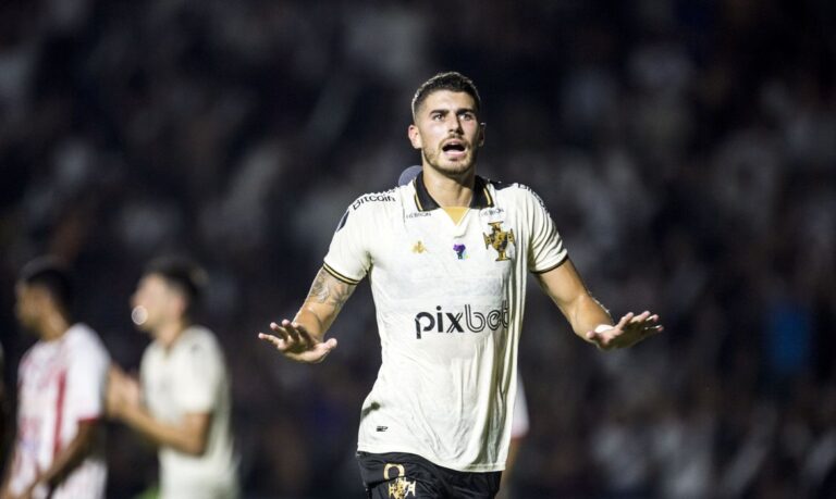 Vasco vence o Bangu e semifinais do carioca são definidas
