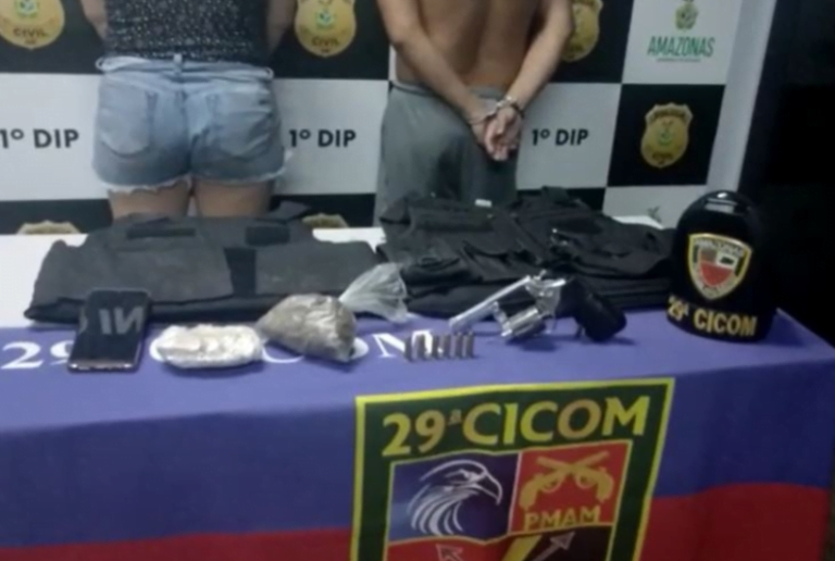 Casal do crime é preso com armas e drogas em motel