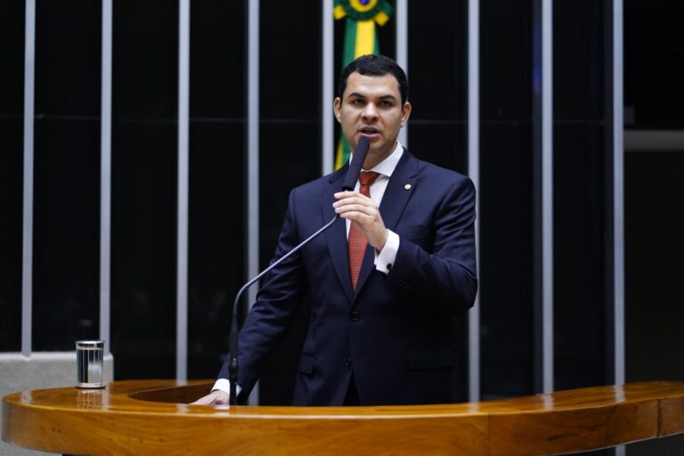 Saullo Vianna aprova requerimento para visita de grupo da reforma à ZFM