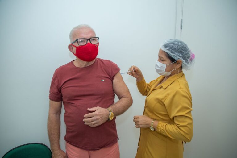 Semsa amplia público alvo de vacina bivalente nesta quarta-feira