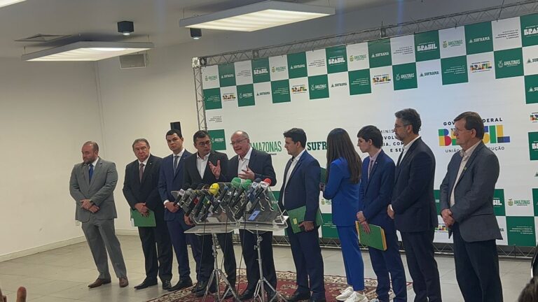 Presente na reunião do CAS, Zé Ricardo volta a ser cotado para Superintendência da ZFM