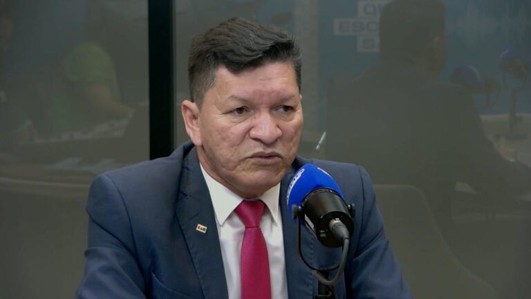 Carlos Santiago: "O grupo que conduz CPI da Águas é mais ligado ao governo do AM"
