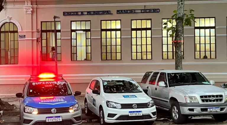 No RJ, aluno é detido após tentar esfaquear colegas em escola