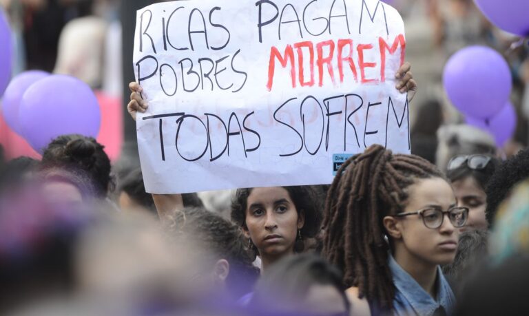 Pesquisa: Uma a cada sete mulheres com até 40 anos já fez aborto