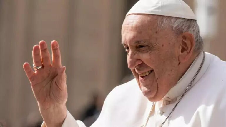 Papa Francisco vai deixar o hospital nesta sexta, 16