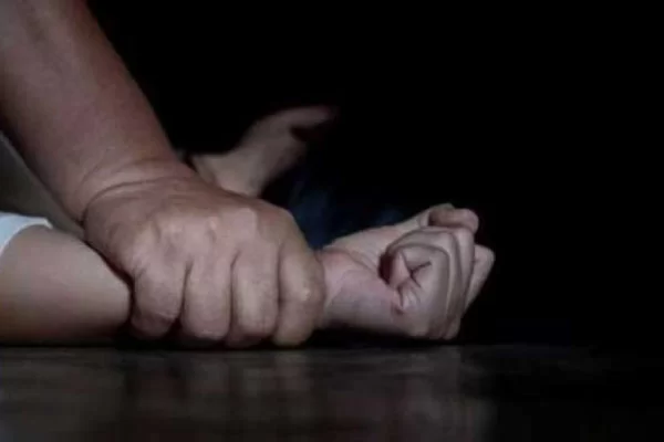 A Polícia Civil do Amazonas (PC-AM), por meio da Delegacia Especializada em Proteção à Criança e ao Adolescente (Depca), cumpriu, nesta quinta-feira, 3, mandado de prisão preventiva de um homem, de 43 anos, por estupro praticado contra duas mulheres, de 38 e 44 anos, em datas distintas no ano de 2015, no bairro Cidade de Deus, zona norte de Manaus.