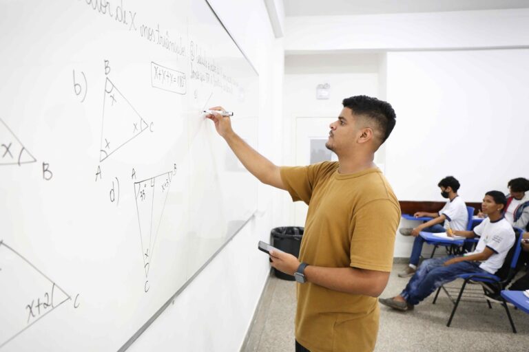 Olimpíada de Matemática para alunos de rede pública abre inscrições