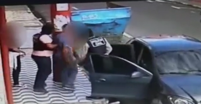 Um casal foi vítima, no último domingo, 26, de um sequestro relâmpago no Centro de Manaus. 