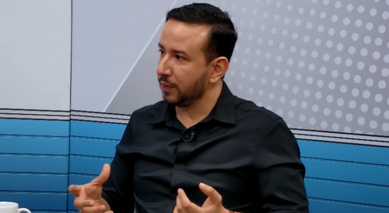 "O Bolsa Universidade é o maior programa municipal do país", diz secretário da Semad