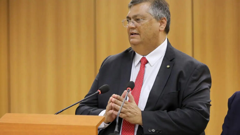 Flávio Dino faz balanço de ações contra violência nas escolas: "É uma epidemia"