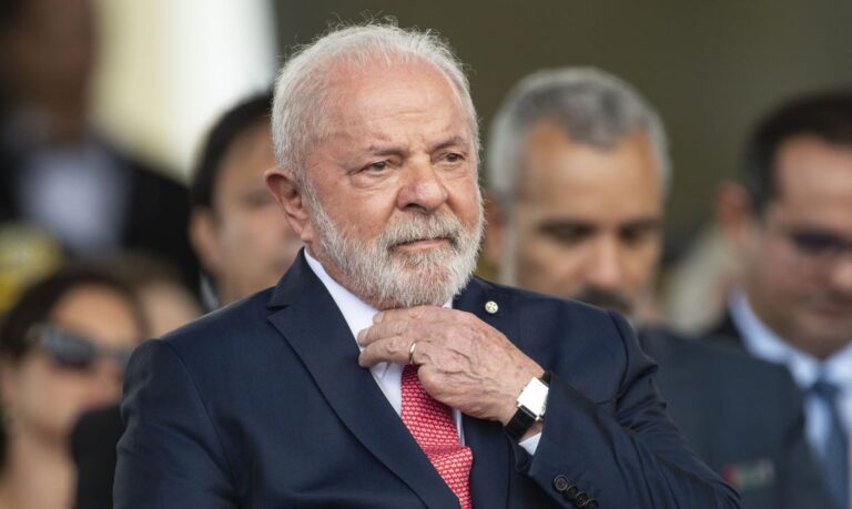 Lula vai a São Paulo para enterro de afilhada Lula vai a São Paulo para enterro de afilhada