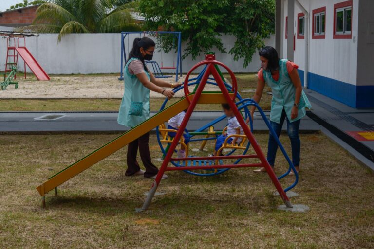 Mãe vítima de violência doméstica consegue na Justiça matricular filho em creche