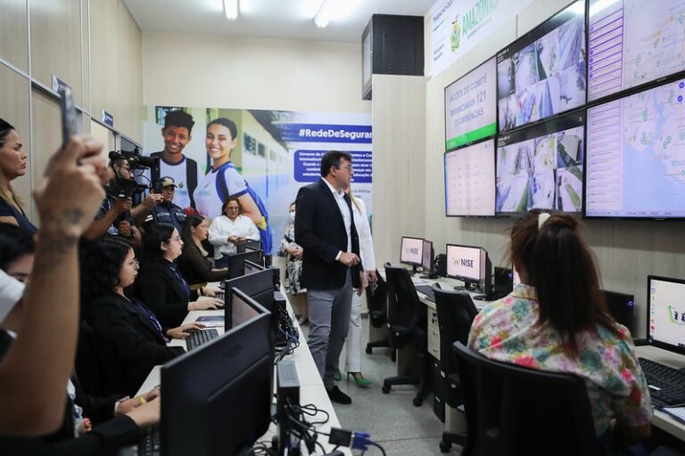 Sala de monitoramento é entregue para garantir segurança nas escolas