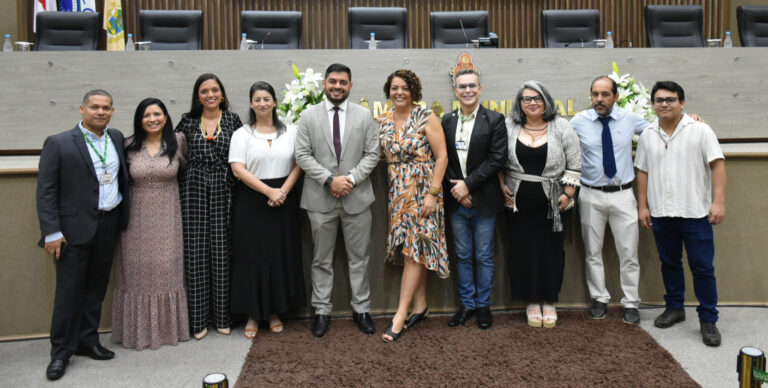 UEA é homenageada pela formação de professores indígenas