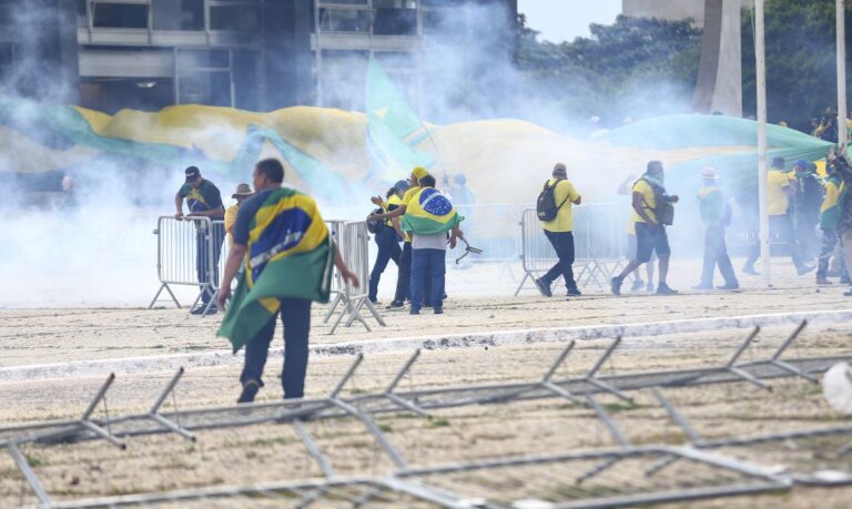 STF julgará mais 250 envolvidos em atos em Brasília