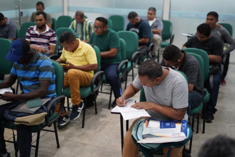 Sines ofertam 353 vagas de emprego nesta quinta-feira, 25. Confira