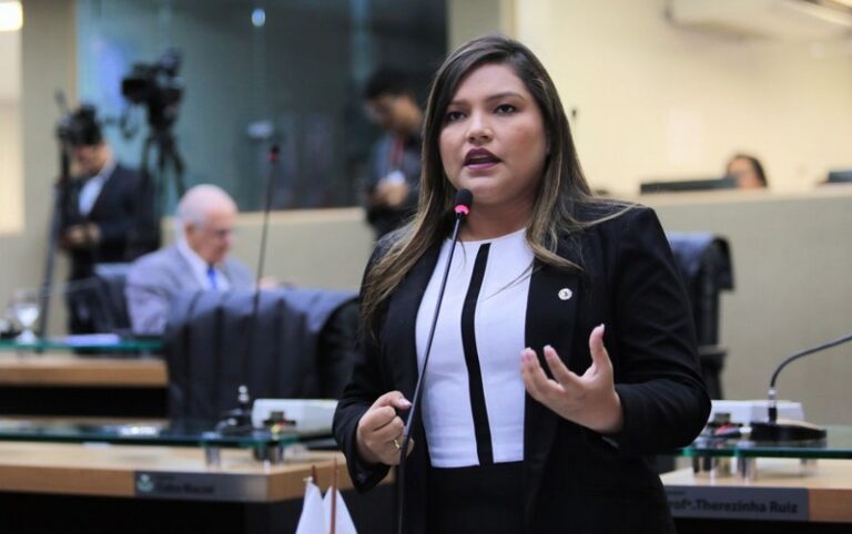 Cruzeiro em dia de trabalho: eleitora denuncia Joana Darc na Aleam