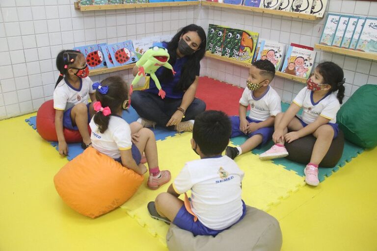 Em 8 horas, mais de 2,8 mil pessoas se inscreveram para vagas em creches de Manaus