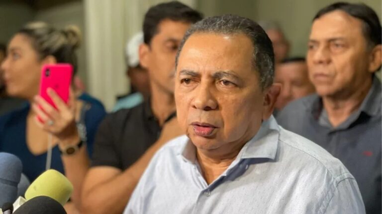 Prefeito Anderson Sousa empurra advogado durante sessão da Câmara de Rio Preto da Eva