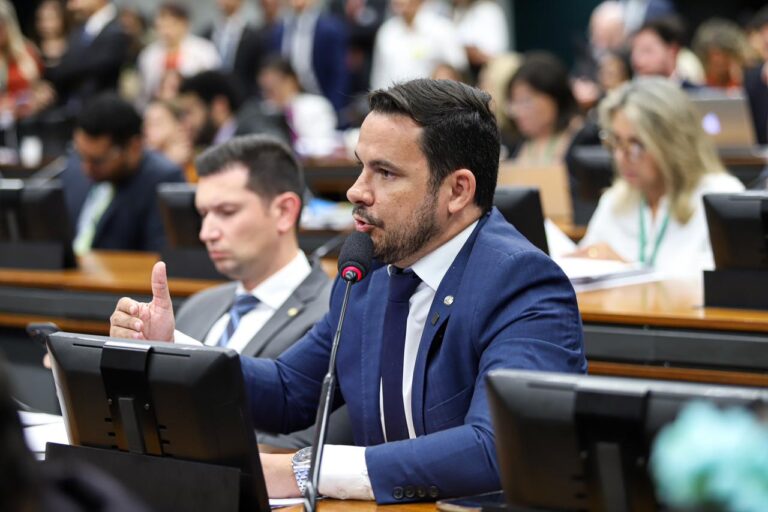 PL propõe aumento de pena para violência doméstica na presença dos filhos 