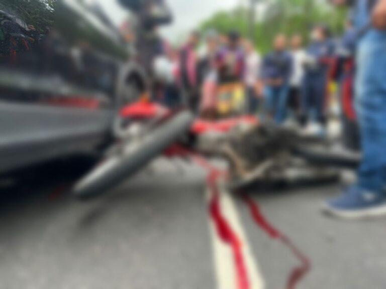 VÍDEO: Motociclista de app tem cabeça esmagada em acidente de trânsito em Manaus