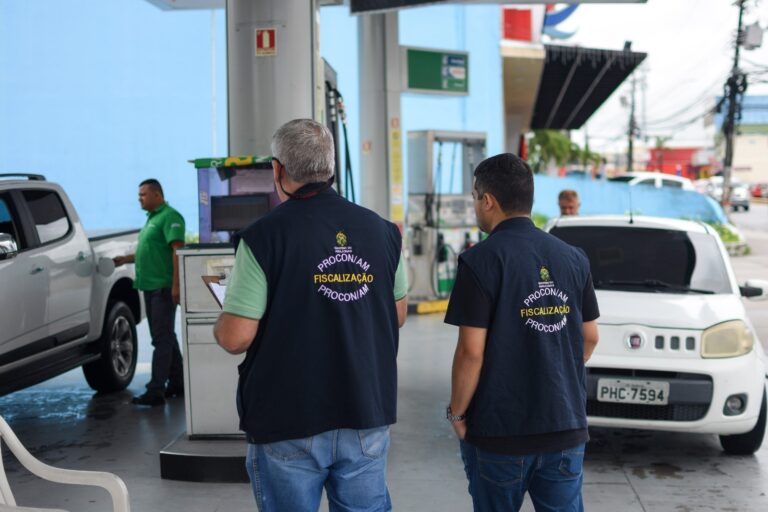 Procon-AM fiscaliza postos de combustíveis na zona sul de Manaus