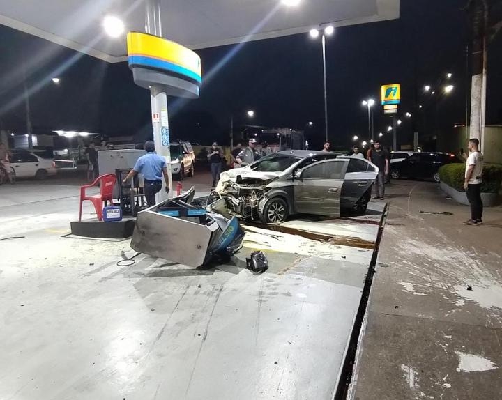 Assaltantes batem em bomba de combustível