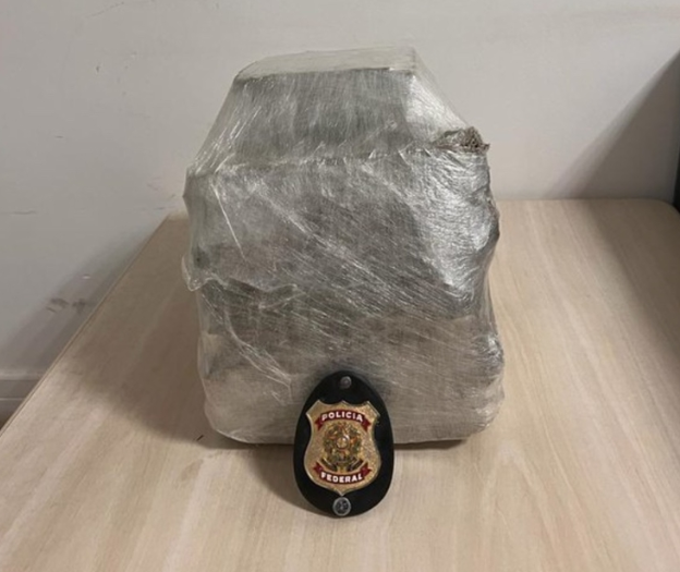 Homem deixa Manaus com 10 kg de maconha e é preso em Brasília