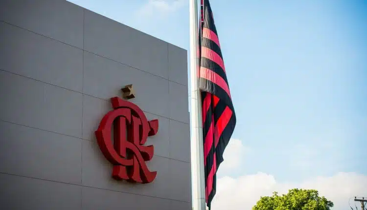 MPF pede R$ 100 mil a diretora do Flamengo por fala contra nordestinos