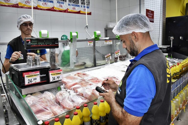 Supermercado de Manaus é notificado por repassar preço errado para consumidor 