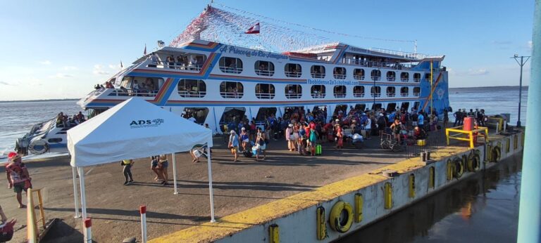 Em dez dias, mais de 21 mil pessoas foram de barco para Parintins    