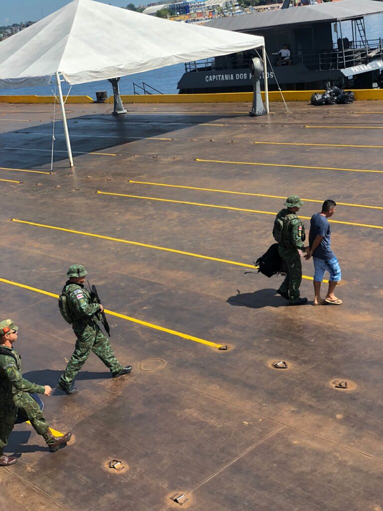 Homem é preso com mochilas recheadas de drogas rumo a Nhamundá
