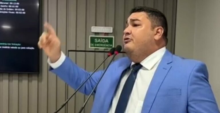 VÍDEO: Presidente da Câmara de Parintins pede expulsão de Antônio Andrade do Garantido