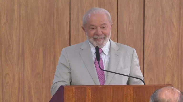 VÍDEO: No Dia dos Namorados, Lula brinca: ‘Fiquei de criar o Ministério dos Namorados, não criei’