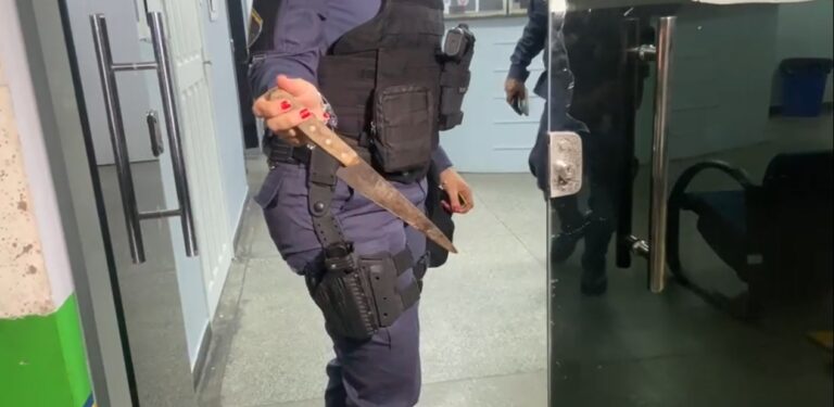 VÍDEO: Briga entre amigos termina com homem esfaqueado em bar de Manaus