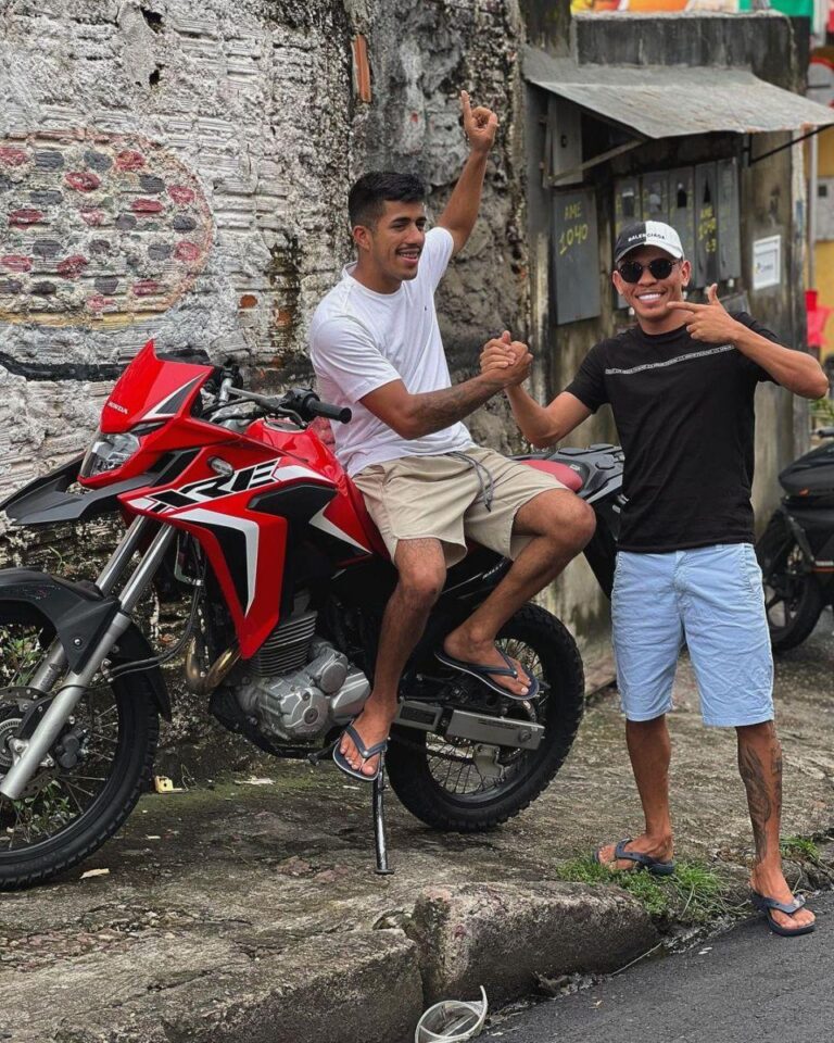 Suspeitos de fraudar sorteios de rifas, influencers Picolé e Mano Queixo têm prisão preventiva decretada