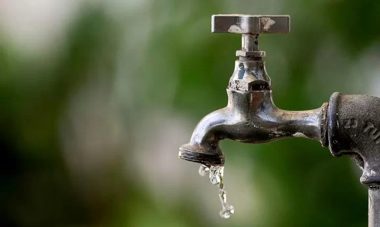 Mais de 20 bairros devem ficar sem água na terça-feira (27), em Manaus. Veja lista