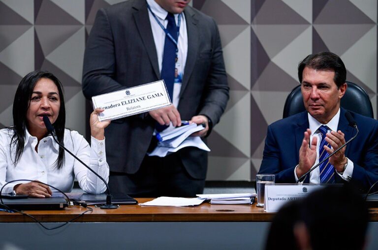 CPMI do 8 de Janeiro: Relatora quer convocar Anderson Torres e Heleno