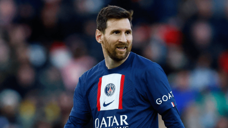 PSG oficializa saída de Messi após duas temporadas